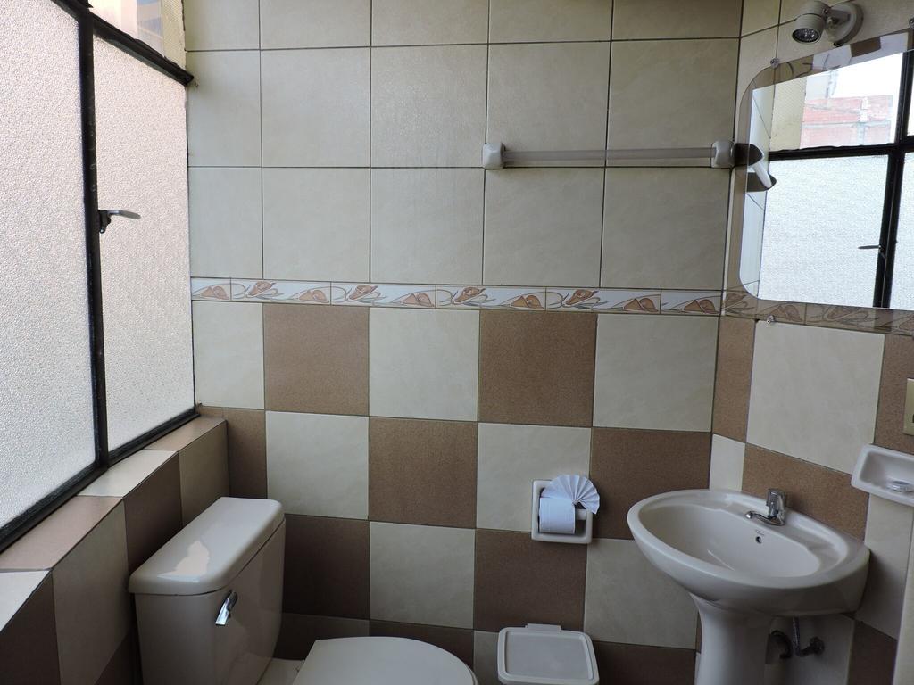Isabela Hotel Suite Ла-Пас Экстерьер фото