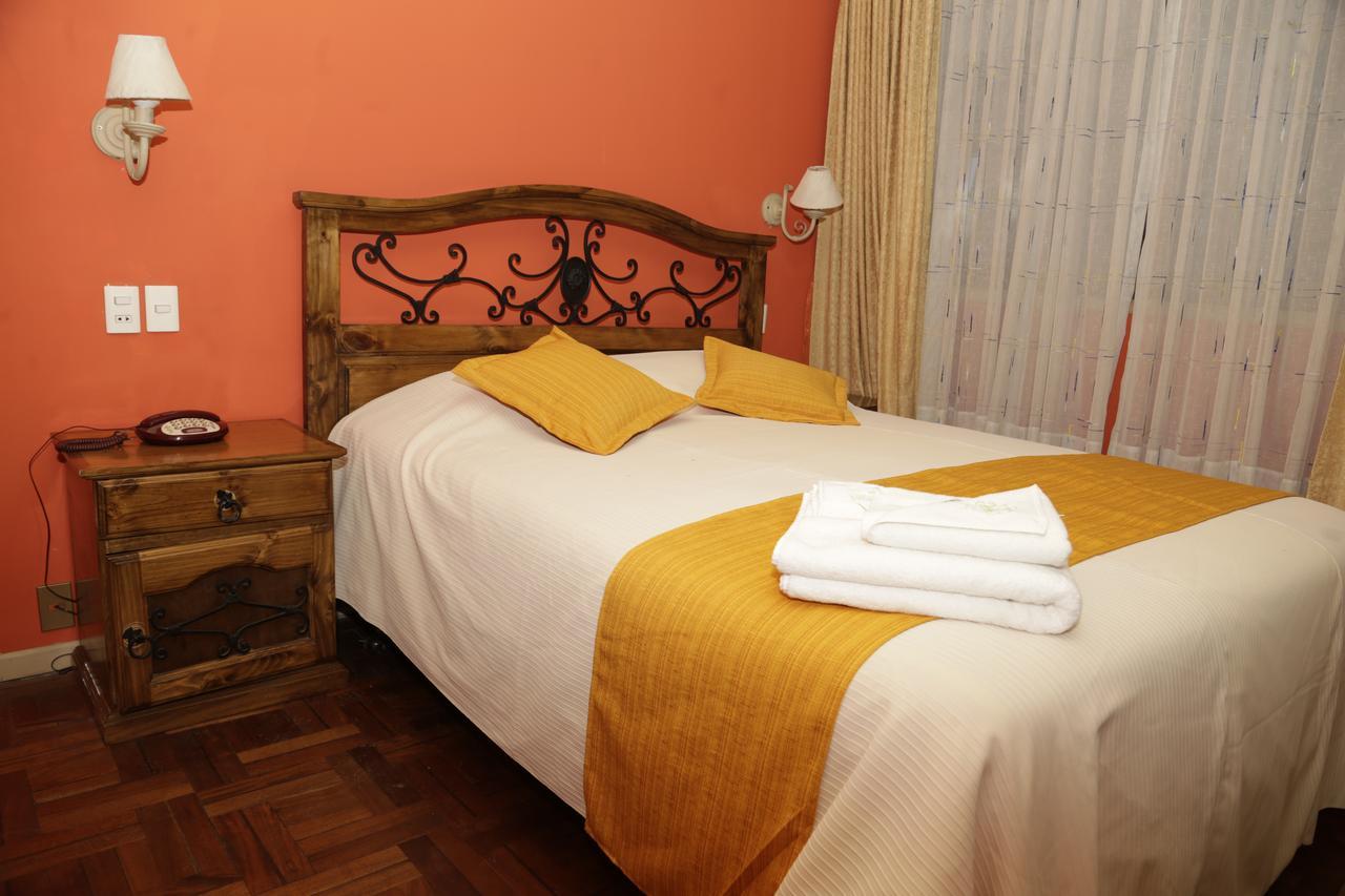 Isabela Hotel Suite Ла-Пас Экстерьер фото